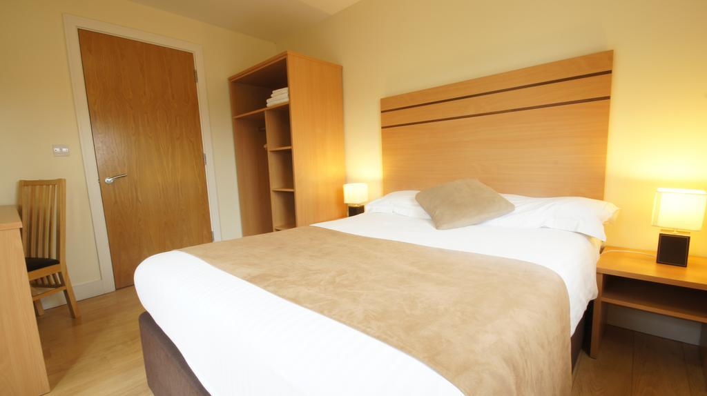 Lodge Drive Serviced Apartments Enfield Kültér fotó