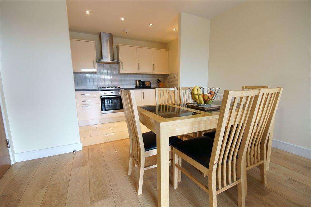 Lodge Drive Serviced Apartments Enfield Kültér fotó